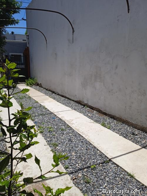 Casa 2 dormitorios con cochera patio lavadero y parrilero