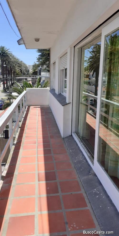 Apartamento en Punta del Este  a 1 cuadra del Puerto 