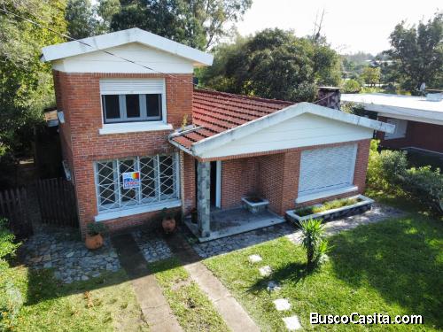 Sólido chalet en barrio residencial de Piriápolis