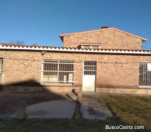 Local comercial en excelente esquina de solymar