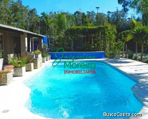 SOLEDAD es un gran chalet con amplios espacios de disfrute: jardín, solarium, piscina...