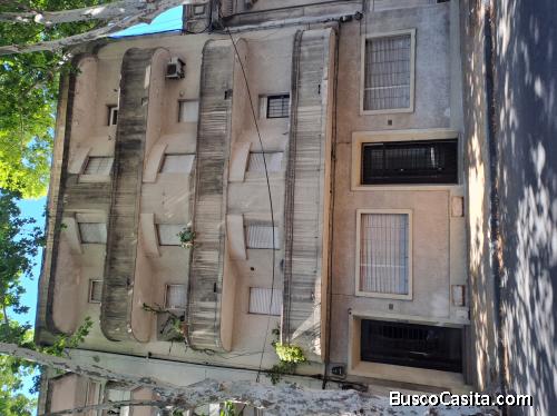 Dueña vende apartamento céntrico. Ideal para inversor.
