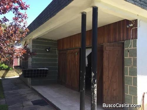 VENDO CASA CON GALPON INDUSTRIAL EN PARQUE DEL PLATA