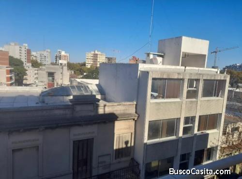 Amplio apartamento en barrio Cordón, muy luminoso y ventilado