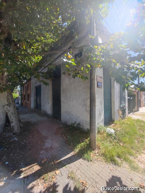 Esquina con 50 M² con sotano