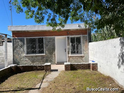 Al fdo, coch, parrillero, gran jardin,dos dor, cocina y baño nuevos, aire acond y salamandra