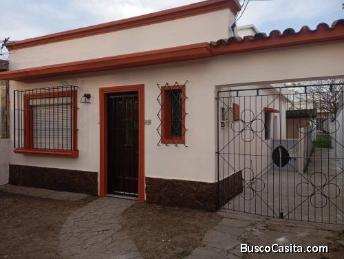 chalet al frente, zona segura, sin gastos comunes, sin impuestos. 