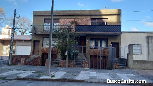 Casa en PH, 1er piso, con azotea de uso exclusivo de 84 m2.