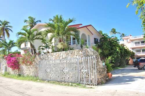 Apartamento amueblados en la misma playa de bavaro