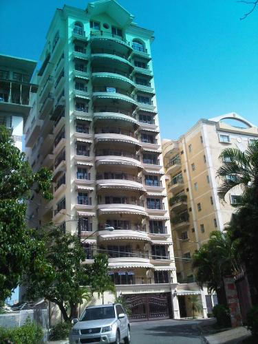 Alquilo en Serralles con 400 metros de const.