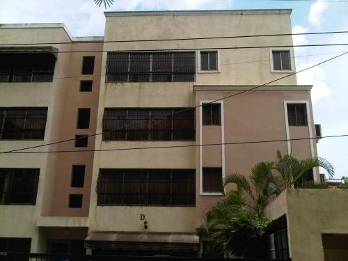 Vendo en Bella Vista con 115 metros de comst.