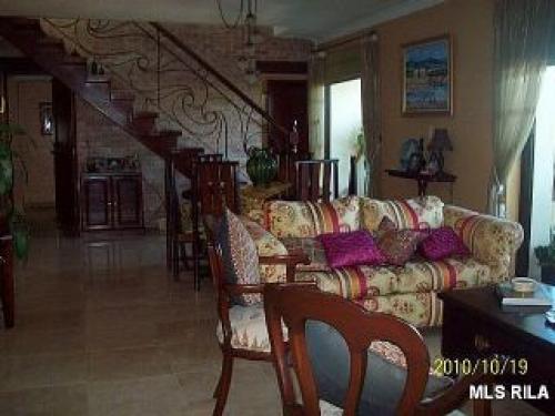 Vendo en El Millon con 235 metros de const.