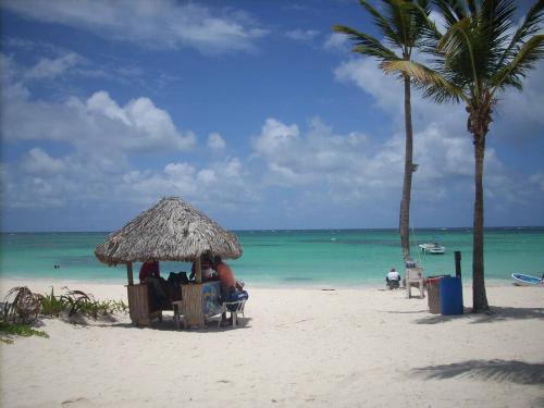 VENDO SOLAR EN PLAYA EL CORTECITO, BAVARO, PUNTA CANA