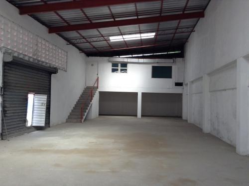 Alquilo Nave próximo a Carrefour en la Autopista Duarte
