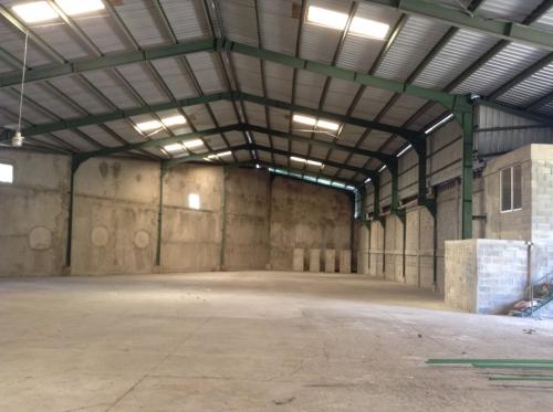 Alquilo Nave de 1.200 m2 próximo Av. Jacobo Majluta