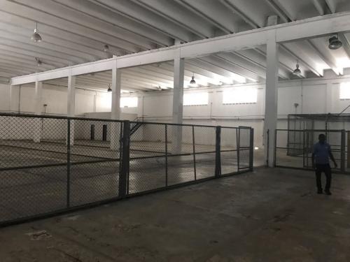Alquilo Nave de 1.500 m2 en Herrera