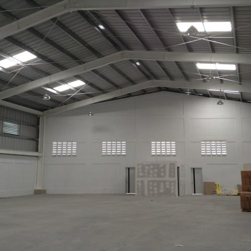 Alquilo Nave de 600 m2 próximo a Autopista Duarte