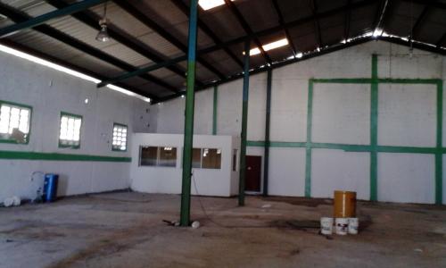 Alquilo Nave de 760 m2 próximo Autopista Duarte