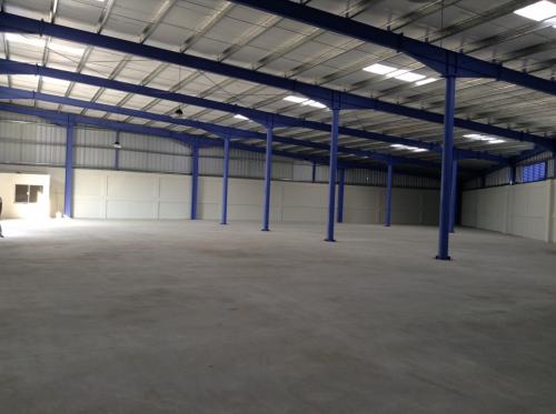 Alquilo Nave de 1.200 m2 Zona Oriental próximo a San Isidro