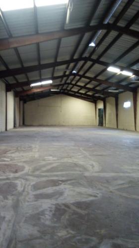 Alquilo Nave de 825 m2 en Herrera