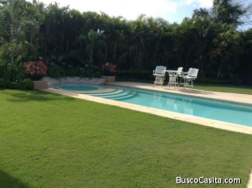 HERMOSA VILLA AMUEBLADA EN METRO COUNTRY CLUB 