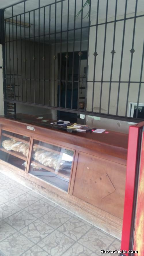 Vendo Negocio En Oportunidad De Panaderia y Casa Juntos.
