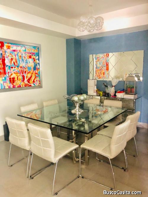 Vendo Amplio Y Comodo Apartamento En Oportunidad En El Piantini De 146Mts
