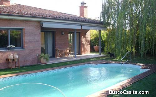 casa con piscina