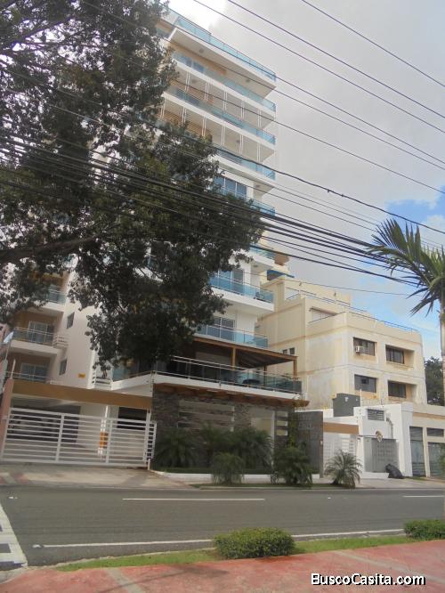 APARTAMENTO EN ALQUILER SECTOR GAZCUE SANTO DOMINGO CON LINEA BLANCA en República Dominicana
