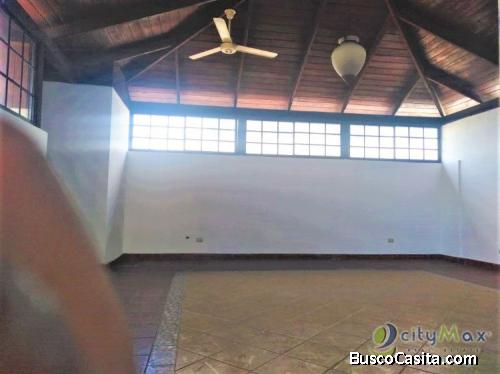 APARTAMENTO TIPO PENTHOUSE EN ALQUILER, ENZ. PARAIZO