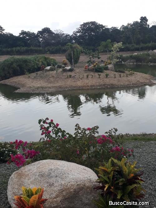 Terreno en prestigioso proyecto con lago en Jarabacoa  RES-136C
