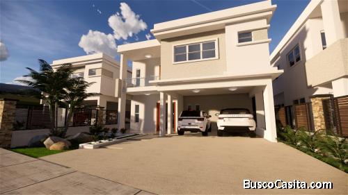 Casa con Piscina en Residencial Elainne, Santiago.  EPC-104B