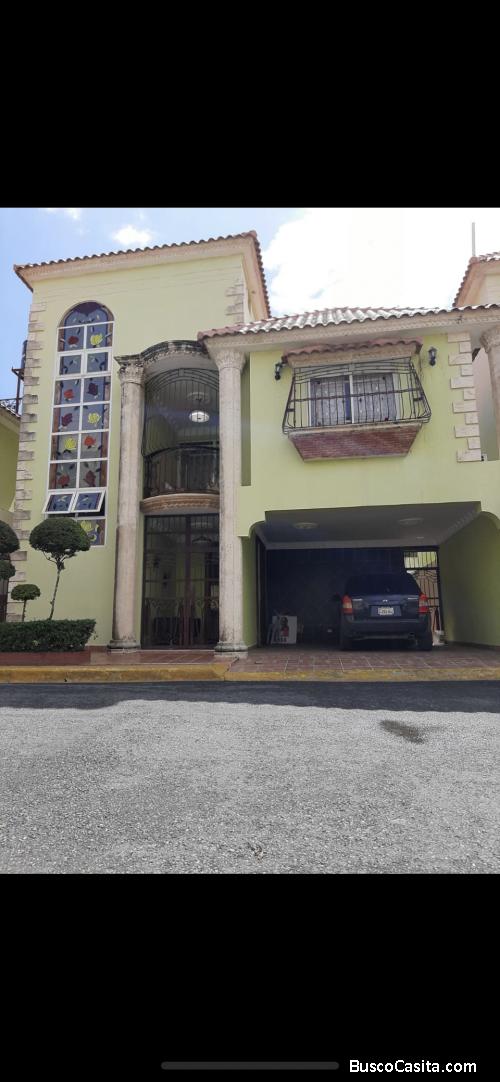Vendo casa totalmente amueblada 