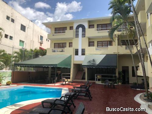 Venta de Hotel con 40 habitaciones en Boca Chica, a 200 Mt de la playa, en total operación