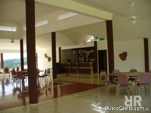 Vendo finca con casa....rio. balneario y casa club...