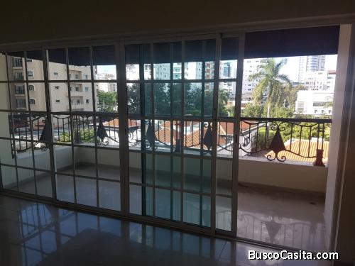 VENDO APARTAMENTO EN NACO.