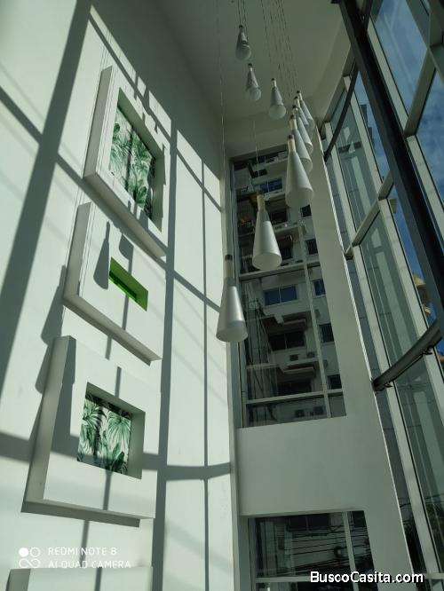 VENDO APARTAMENTO CON LINEA BLANCA EN BELLA VISTA.