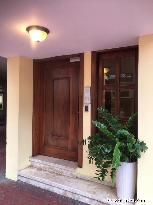 VENDO APARTAMENTO DE 3 HABITACIONES EN NACO.