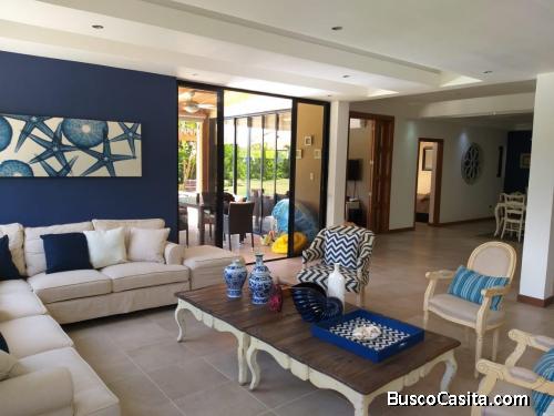 VENDO VILLA CON CANCHA Y PISCINA PRIVADA 