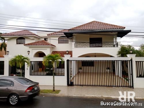 CASA CON 585 METROS DE VENTA EN SANTIAGO DE LOS CABALLEROS