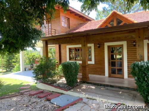 VILLA AMUEBLADA CON AMPLIO TERRENO DE VENTA EN JARABACOA