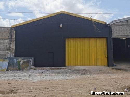 Alquilo Nave de 340 m2 próximo Autopista Duarte