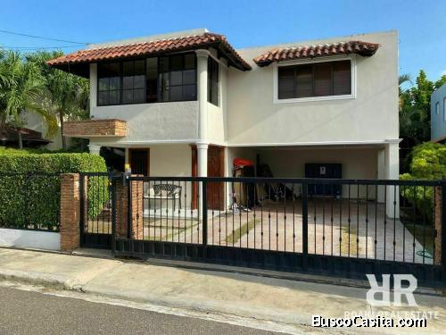 CASA DE VENTA EN PROYECTO CERRADO DE SANTIAGO