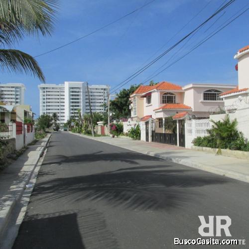 VILLA DE VENTA CERCA DE LA PLAYA EN JUAN DOLIO en República Dominicana