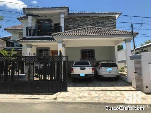 CASA EN RESIDENCIAL DE VENTA EN SANTIAGO