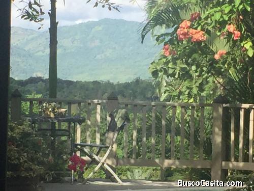 Casa de Campo con todas las comodidades de la ciudad