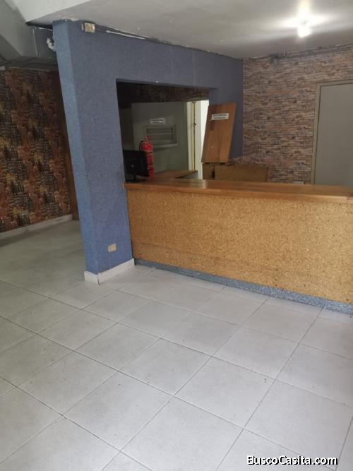 Alquilo Local Comercial En Evaristo Morales