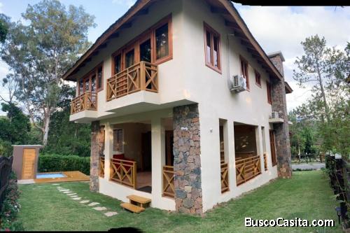 Hermosa villa en jarabacoa zona céntrica 