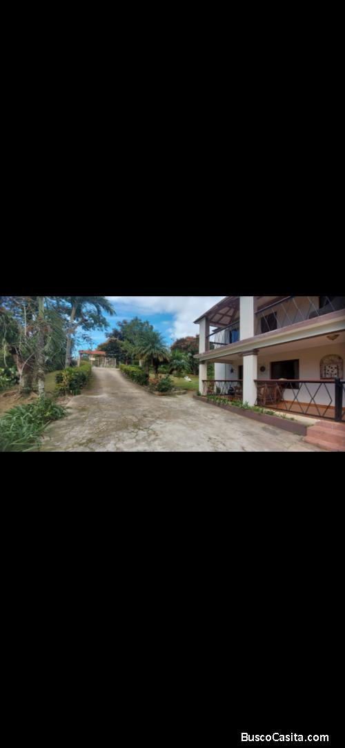 Hermosa villa en jarabacoa zona céntrica 