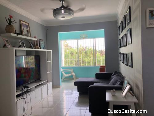 Apartamento con terraza y 2 parqueos 